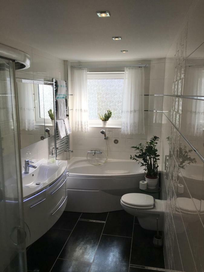 5 Sterne Ferienwohnung Cattaleya Emden Exteriér fotografie